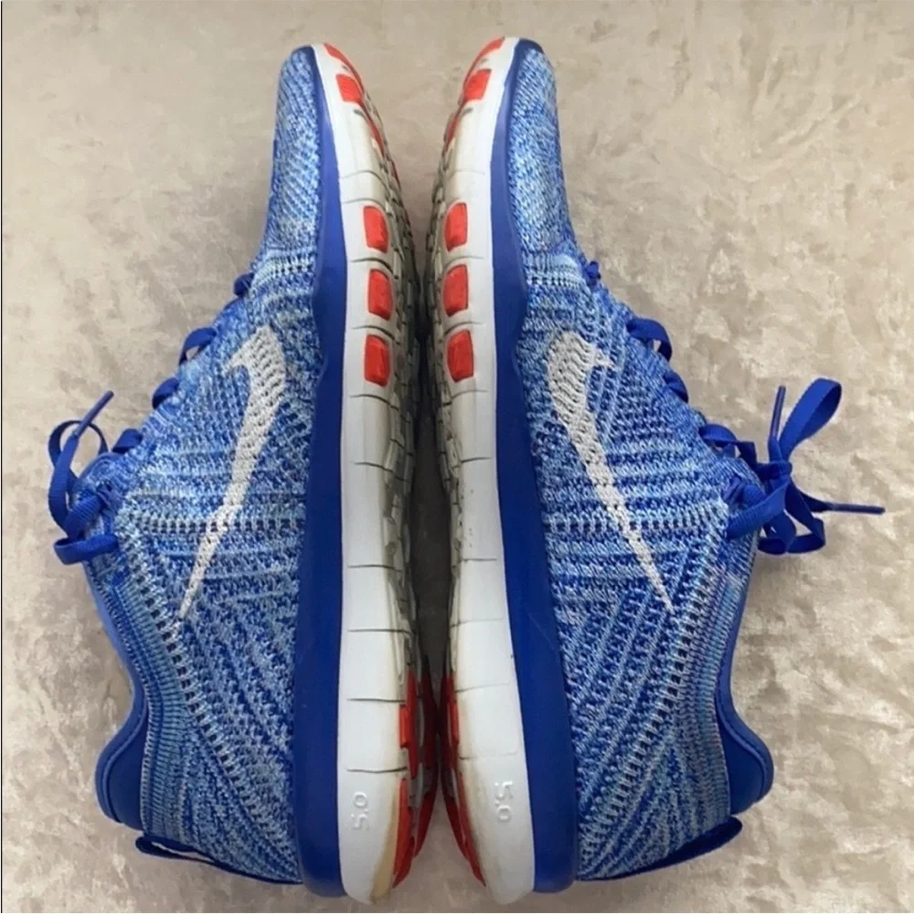 Nike women’s TR flyknit blue/white sneakers